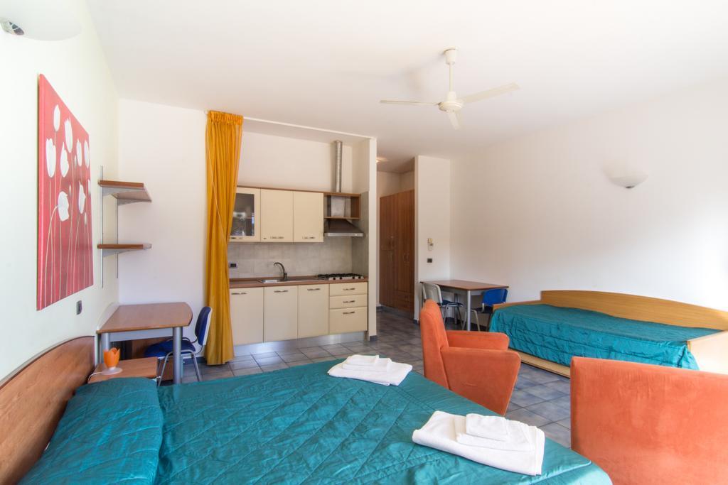 I Giardini Di Atena Aparthotel Merine Room photo