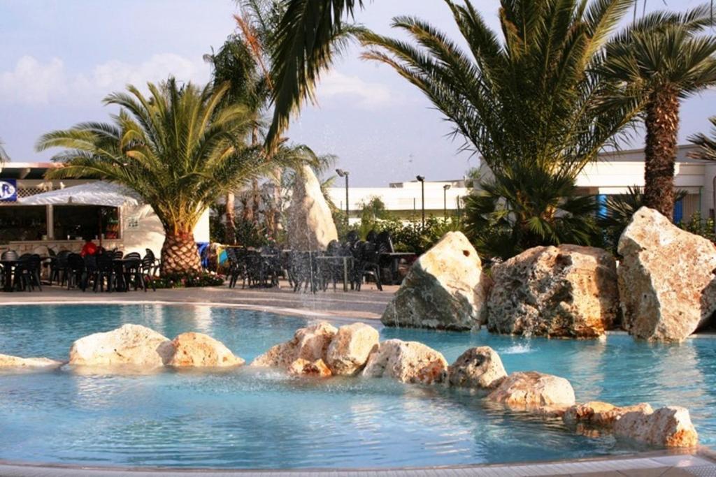 I Giardini Di Atena Aparthotel Merine Exterior photo