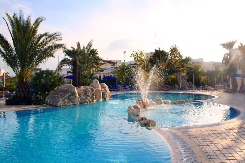 I Giardini Di Atena Aparthotel Merine Exterior photo