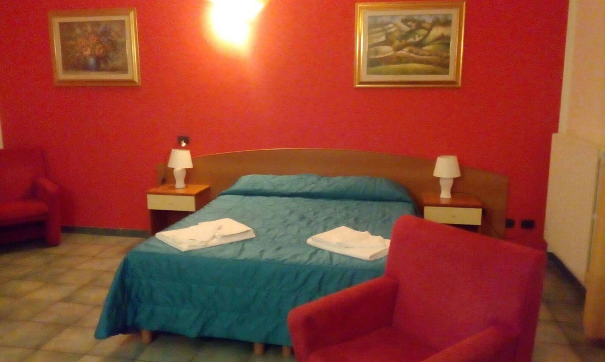 I Giardini Di Atena Aparthotel Merine Exterior photo